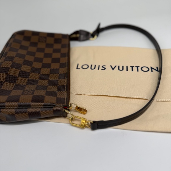 Auth Louis Vuitton Damier Pouchette Accessories Brown Checker small shoulder bag - Picture 2 of 13